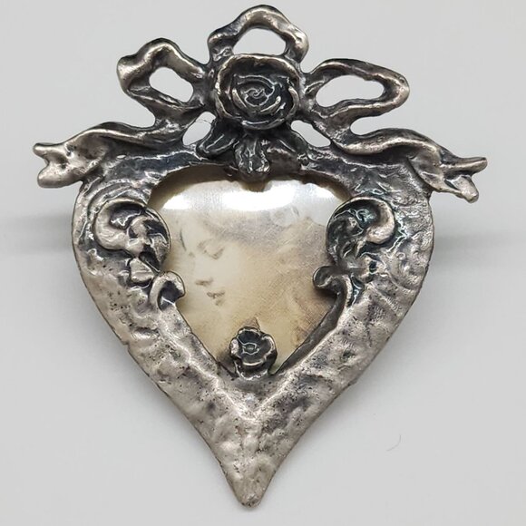 Victorian Style Heart Shaped Silver Brooch With VTG Lady Portrait Rose Details - Picture 1 of 5